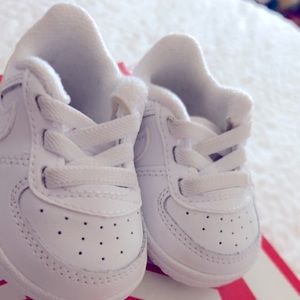 Baby unisex Nike air forces size 1C